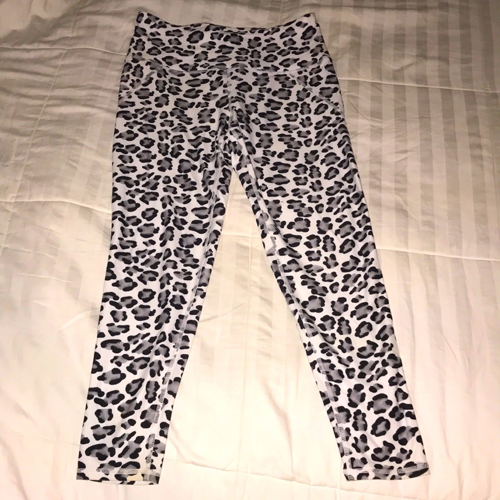 Betsy Johnson leopard print yoga pants